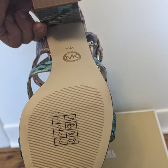 Michael Kors Wren Studded Ombré Snake Embossed Leather Sandal 10 - Picture 8 of 8